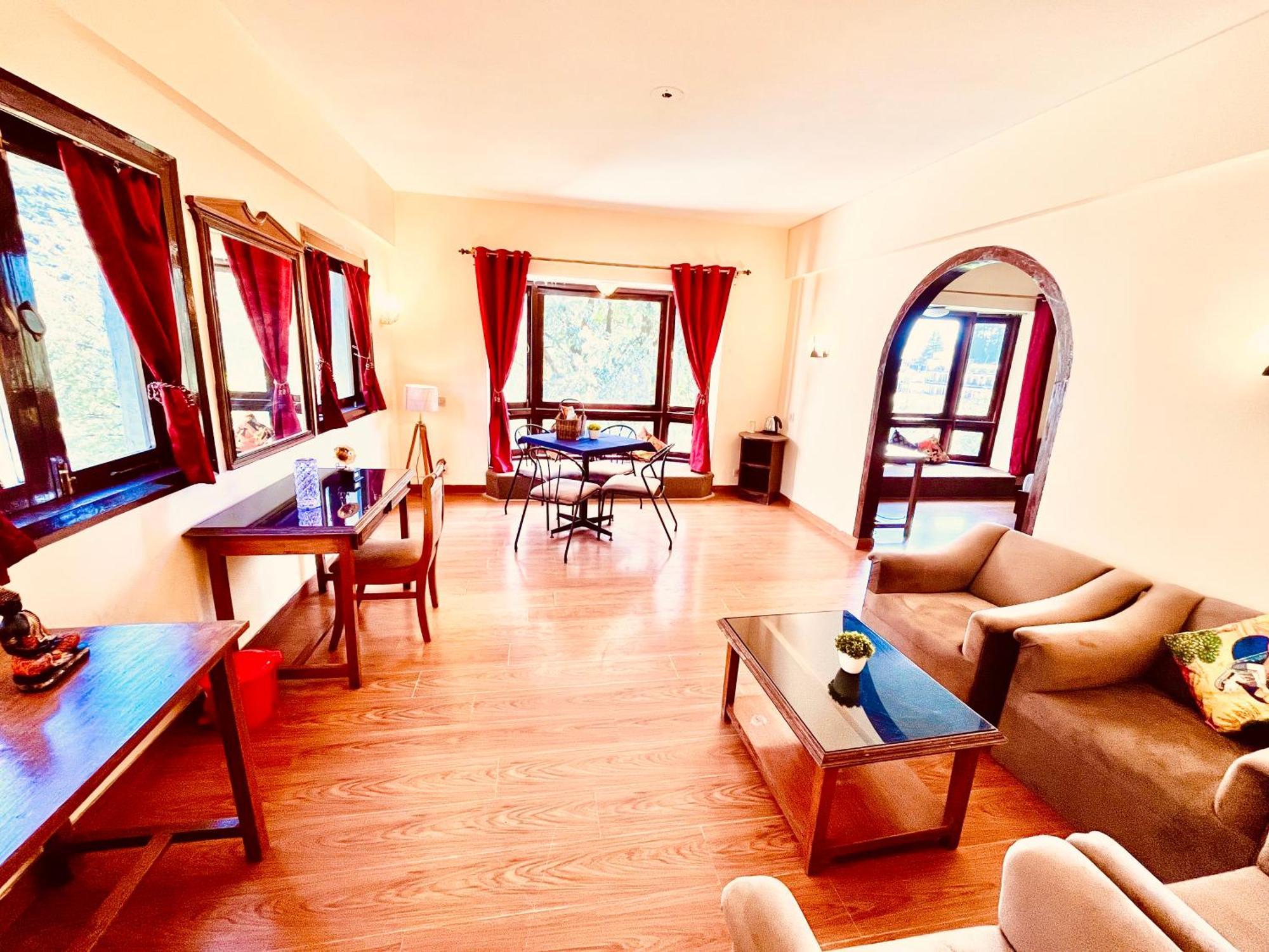 Sagar Resort !! Mountain View ! Luxury Stay ! Family Resort ! Private Parking ! Near Mall Road Manāli Exterior foto