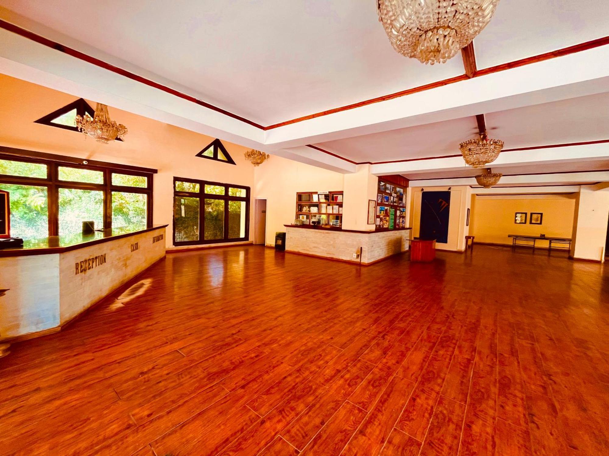 Sagar Resort !! Mountain View ! Luxury Stay ! Family Resort ! Private Parking ! Near Mall Road Manāli Exterior foto