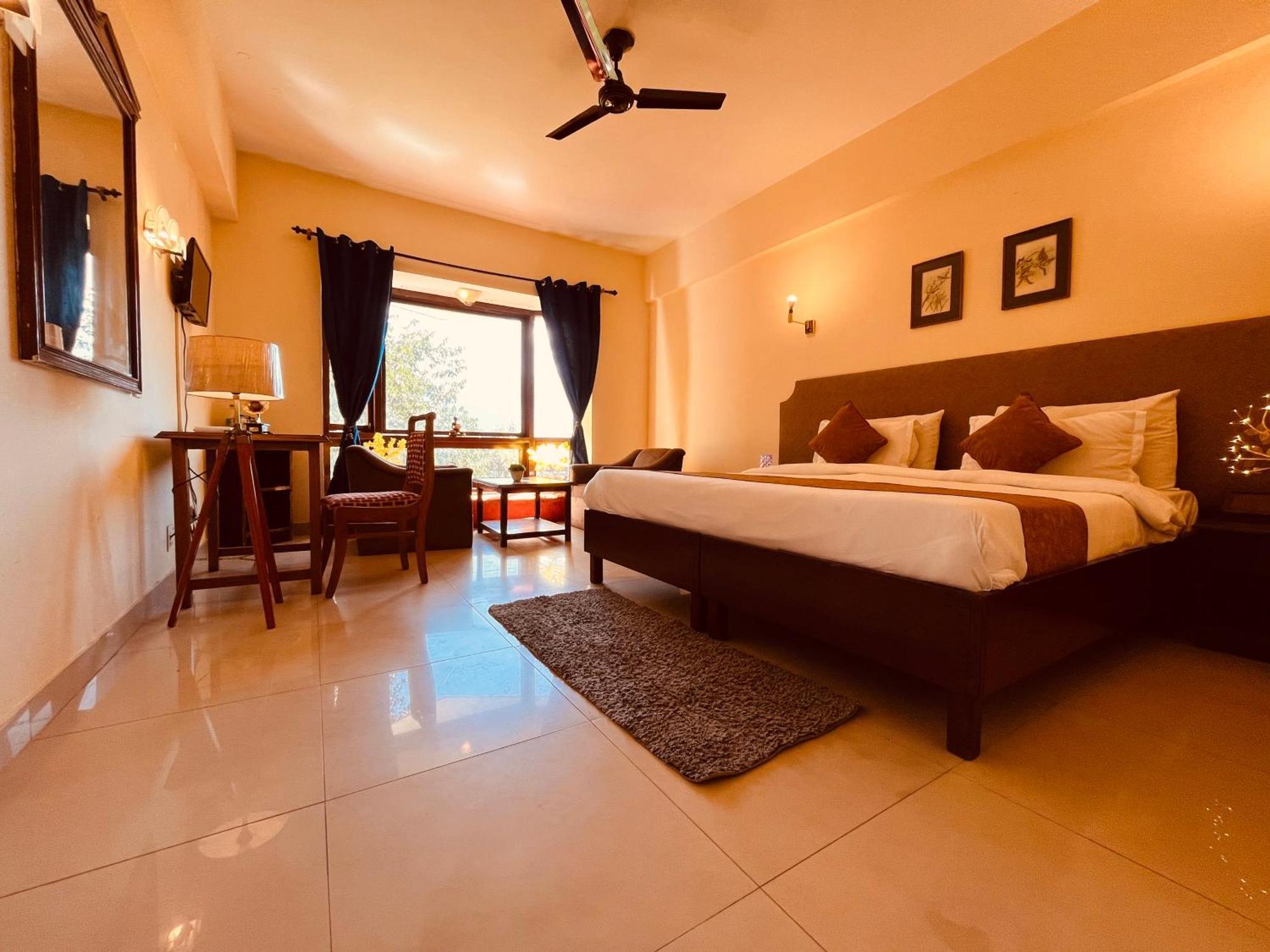 Sagar Resort !! Mountain View ! Luxury Stay ! Family Resort ! Private Parking ! Near Mall Road Manāli Exterior foto