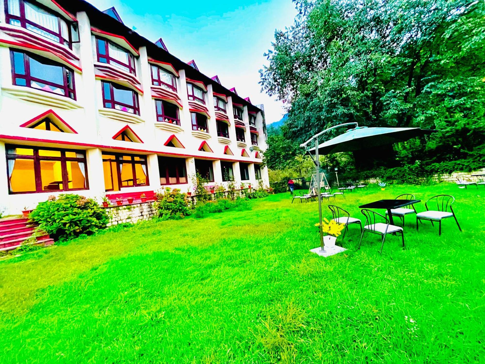 Sagar Resort !! Mountain View ! Luxury Stay ! Family Resort ! Private Parking ! Near Mall Road Manāli Exterior foto